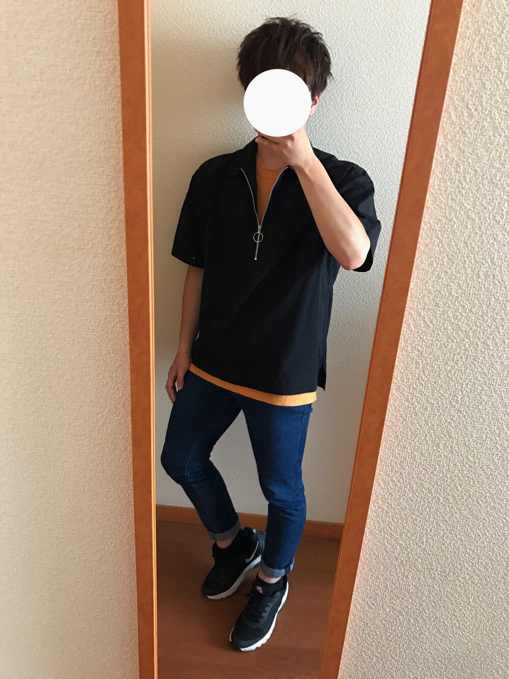 「ハーフジップ、スニーカー、黄色、シンプル、GU、RAGEBLUE、夏コーデ」｜「GUの（GU）スキニーフィットジーンズ（パンツ、ブルー系）」を使った、Hirarenさん（メンズ・162cm）の夏コーディネートの1枚目の写真