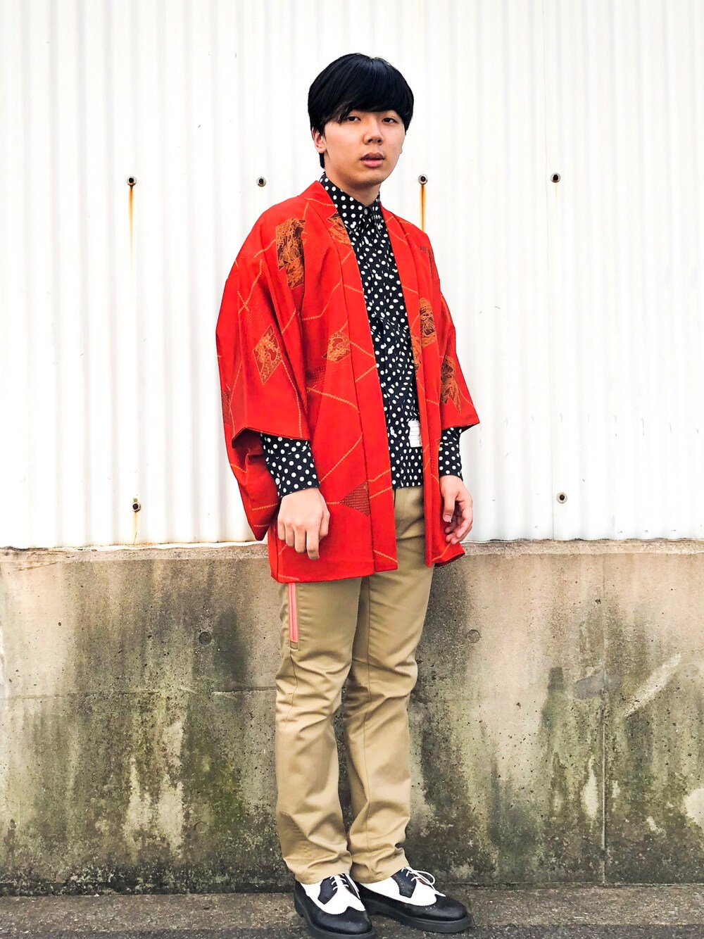 「羽織り、ドット、チノパン、和服、秋コーデ、秋、キレイめ、個性派、古着、きれいめカジュアル」｜「TOMMYのDEWDROP BD SHIRT（シャツ/ブラウス、ブラック系）」を使った、うるぐすさん（メンズ・171cm）の秋コーディネートの1枚目の写真
