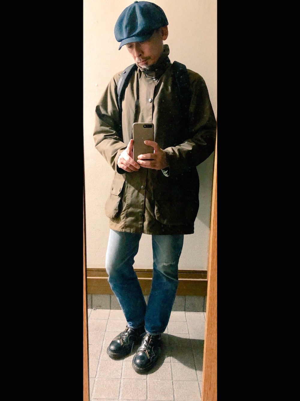 「秋服準備はじめました、カジュアルコーデ、お洒落さんとつながりたい、秋服、ビックシルエット、デニムパンツ、ブラウン、ドクターマーチン、古着MIX、barbour」｜「BarbourのBarbour（その他アウター、ブラウン系）」を使った、hiro5cさん（メンズ・170cm）の秋コーディネートの1枚目の写真