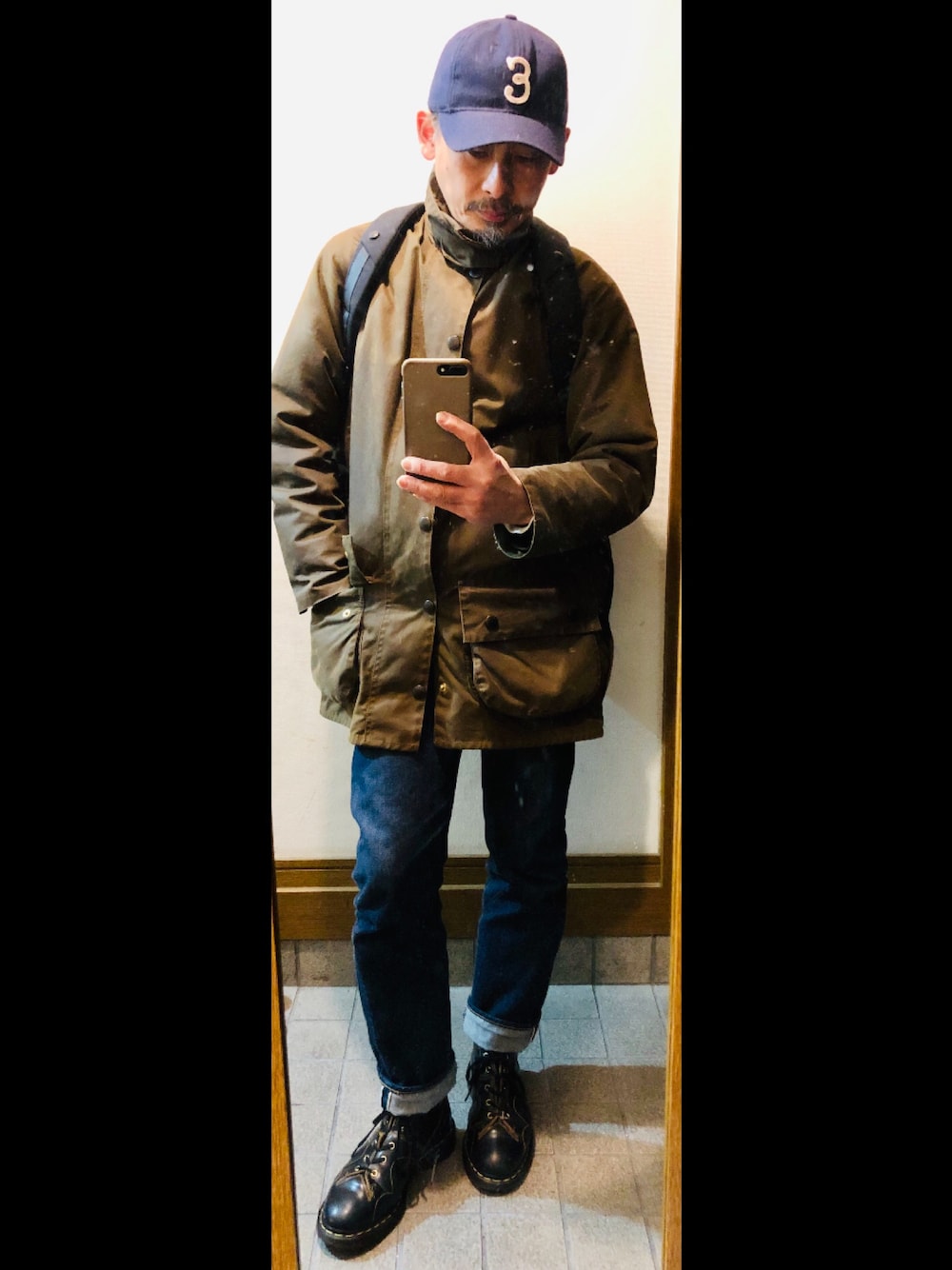 「平成最後のWEARISTAセンバツ、おしゃれさんと繋がりたい、ビッグシルエット、デニムパンツ、デニム、BARBOUR STYLE、RESOLUTE、Dr.Martens、キャップ、ドクターマーチン」｜「BarbourのBarbour（その他アウター、ブラウン系）」を使った、hiro5cさん（メンズ・170cm）の春コーディネートの1枚目の写真