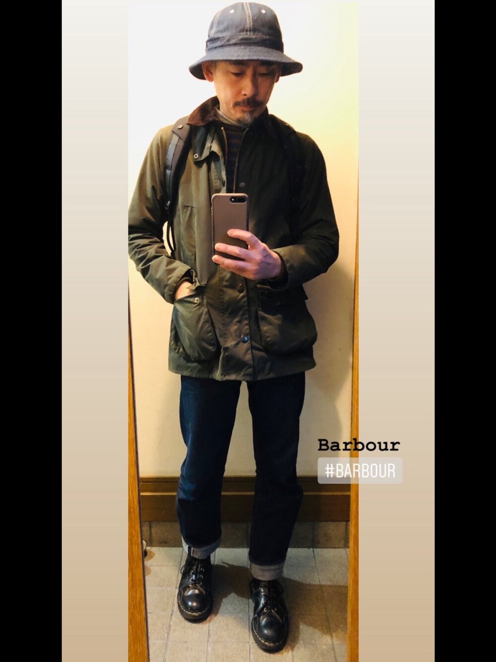 「秋コーデ、おしゃれさんと繋がりたい、今日のコーデ、いいね、save、フォローお願いします🤑、Dr.Martens、バブアー、リゾルト、デニム、ハット、英国」｜「Barbourのバブアービデイル（その他アウター、グリーン系）」を使った、hiro5cさん（メンズ・170cm）の秋コーディネートの1枚目の写真