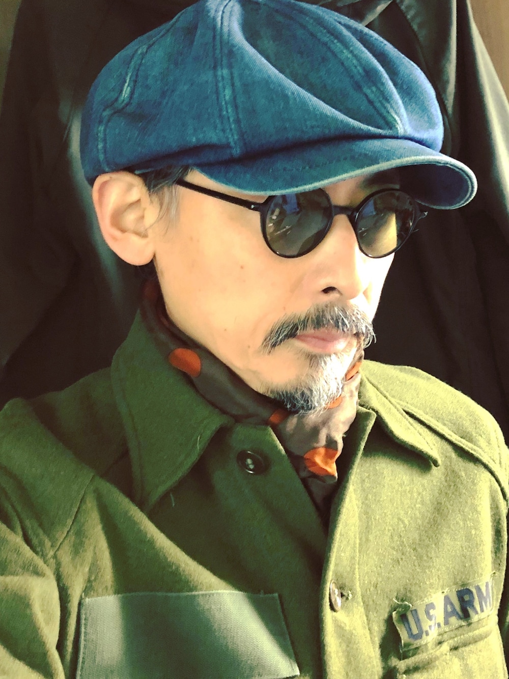 「秋服、ビッグシルエット、カジュアル、休日スタイル、大人カジュアル、ミリタリー、白山眼鏡、キャスケット、ウール、スカーフ」｜「OG108のアイテム（シャツ/ブラウス、グリーン系）」を使った、hiro5cさん（メンズ・170cm）の秋コーディネートの1枚目の写真