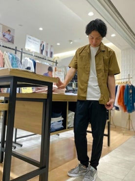 「アイテム（ビジネスシャツ、ブラウン系）」を使った、TOKYO_SHIRTSさん（メンズ・172cm）の夏コーディネート