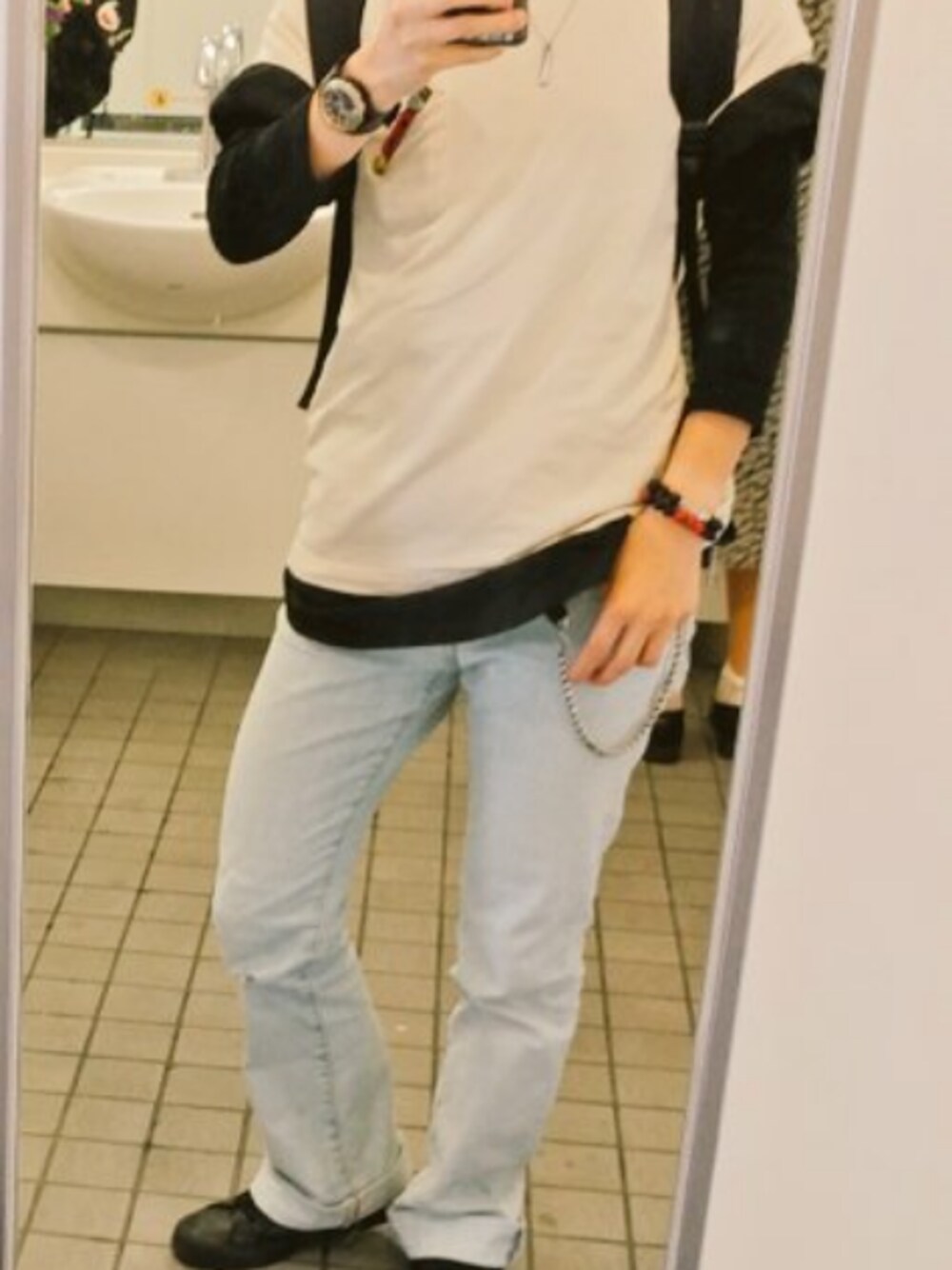 「Championのアイテム（Tシャツ/カットソー、ベージュ系）」を使った、明さん（レディース・151cm）の秋コーディネートの1枚目の写真