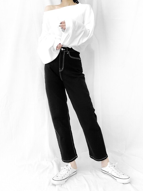 LVEU.LVEU.さんのスウェット「Off-the-shoulder tops / オフショルダースウェット(LVEU.|ラブユ.)」を使ったコーディネート