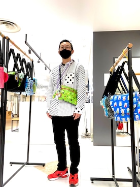 「woodmanのアイテム（ショルダーバッグ、グリーン系）」を使った、スーさん（メンズ・175cm）の春コーディネート