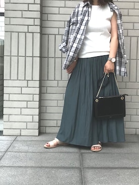 「アイテム（アナログ腕時計、グレー系）」を使った、fukaminさん（レディース・153cm）の夏コーディネート