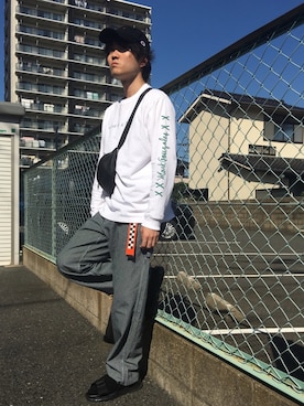 「袖プリント」｜「アイテム（キャップ）」を使った、Kai🐳さん（メンズ・178cm）の秋コーディネート