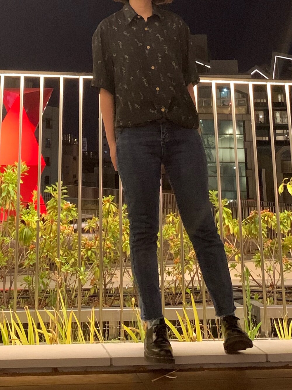 「古著のアイテム（シャツ/ブラウス、ブラック系）」を使った、eatさん（レディース・159cm）の冬コーディネートの1枚目の写真