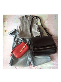 COACH | Red little bag for phone and small stuff
Easy to match
And enhance the total look (クラッチバッグ)