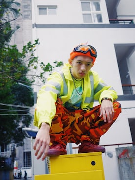「Dickies（ディッキーズ）のアイテム（トレンチコート）」を使った、GigaLiuさん（メンズ・173cm）の冬コーディネート