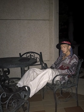 「B.C STOCK（ベーセーストック）のアイテム（デニムパンツ、ホワイト系）」を使った、GigaLiuさん（メンズ・173cm）の秋コーディネート