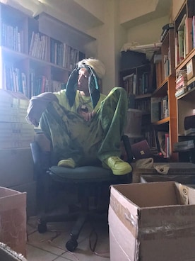 「Nerdyのアイテム（Tシャツ/カットソー、その他）」を使った、GigaLiuさん（メンズ・173cm）の秋コーディネート