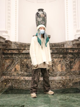 「INHERIT（インヘリット）のアイテム（ニット/セーター、ホワイト系）」を使った、GigaLiuさん（メンズ・173cm）の冬コーディネート