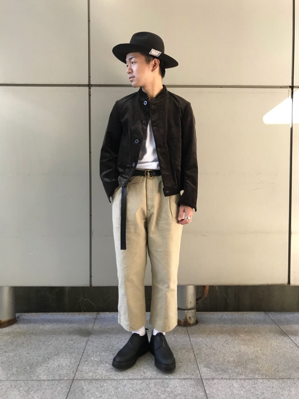 「秋のブラウンスタイル、Johnbull Private labo、johnbull、ジョンブル、ジョンブル　プライベート　ラボ(Johnbull Private labo)、ハット、チノパン、コーデュロイ、カジュアル、代官山」｜「THE H.W. DOG & CO. のT-RABBIT（ハット、ブラウン系）」を使った、SOUさん（メンズ・171cm）の秋コーディネートの1枚目の写真