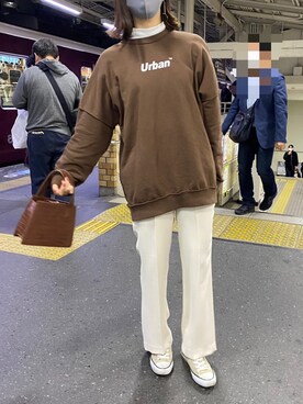 「LOWRYS FARM（ローリーズファーム）のセンタープレスカラーフレアパンツ　870189（その他パンツ）」を使った、青タンさん（レディース・164cm）の秋コーディネート