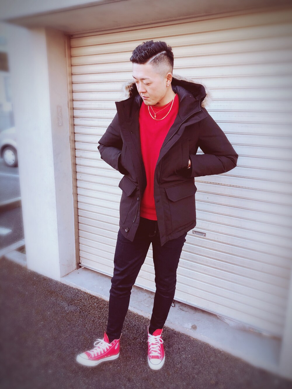 「冬コーデ、シンプル、赤、お洒落さんとつながりたい、ブラック、スキニー、UNIQLO、スキニーデニム、ユニクロ、red」｜「GUのアイテム（スウェット、レッド系）」を使った、🌟bull-otto🌟さん（メンズ・183cm）の冬コーディネートの1枚目の写真