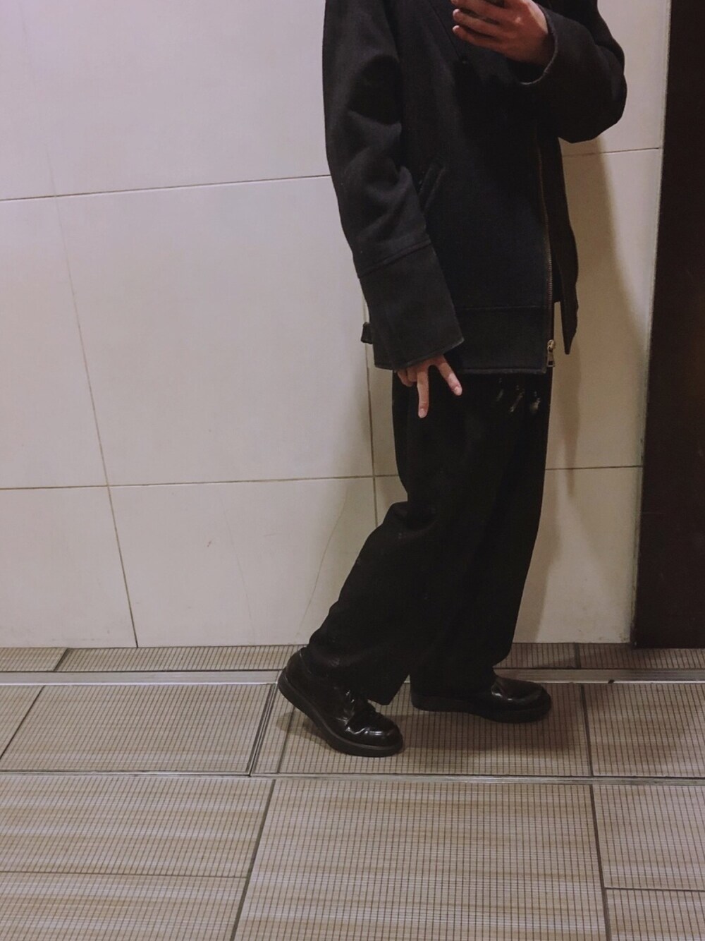 「黒、yohjiyamamoto、kiko kostadinov、冬コーデ、Martin Margiela」｜「MARTIN MARGIELAのアイテム（ジャケット/アウター、ブラック系）」を使った、picoさん（メンズ・171cm）の冬コーディネートの1枚目の写真