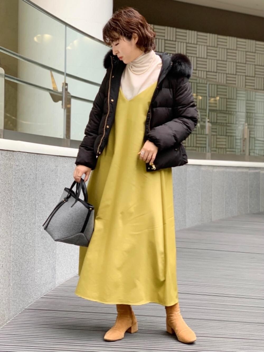 「ワンピース、大人カジュアル、casual、一押しのアウタースタイル」｜「green label relaxingの◆CS リバーシブル グリーンダウン ジャケット（ダウンジャケット/コート、ブラック系）」を使った、tobiyama_mさん（レディース・167cm）の秋コーディネートの1枚目の写真