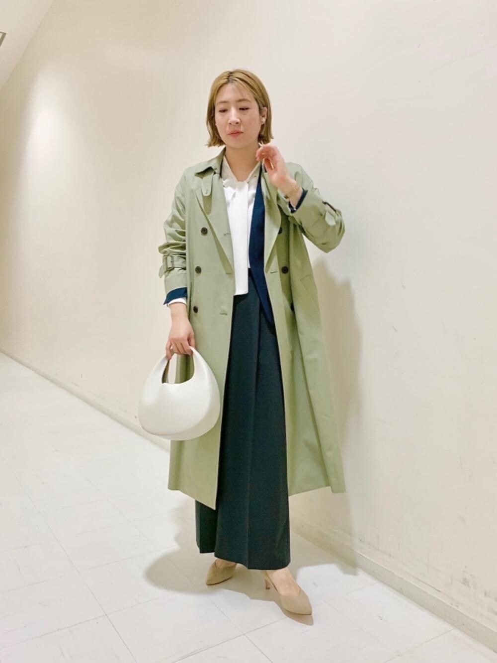 「ジャケット、ビジネス、シャツ/ブラウス、👟バッグ、フォーマル/セレモニー、ぱんつ、□骨格ナチュラル、あうたー」｜「green label relaxingのP ボウタイ ブラウス（シャツ/ブラウス、ホワイト系）」を使った、tobiyama_mさん（レディース・167cm）の冬コーディネートの1枚目の写真