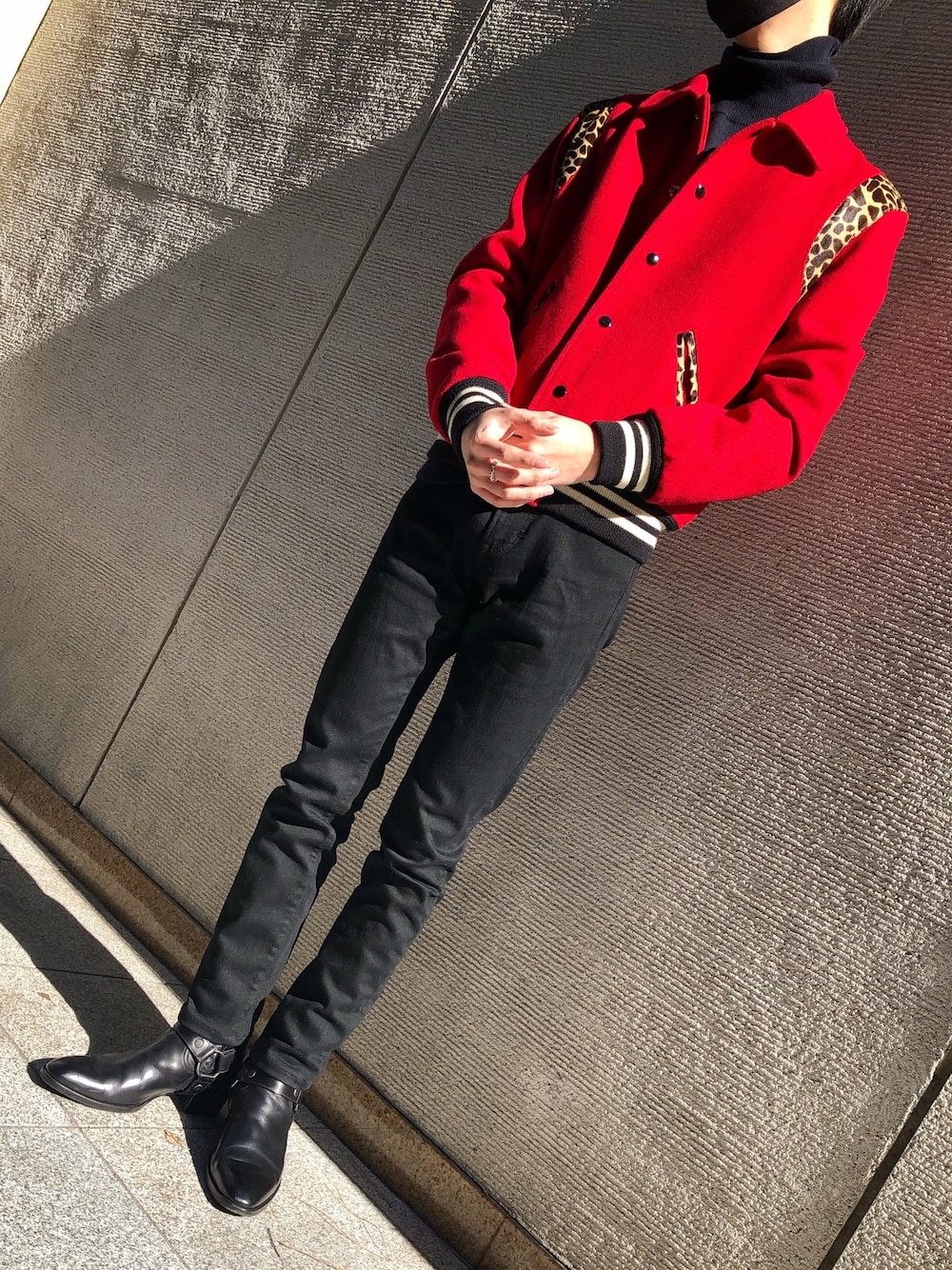 スタジャンを使った「エディスリマン」の人気ファッション