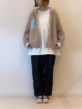 「UNIQLO（ユニクロ）のクルーネックＴ（長袖）（Tシャツ/カットソー、ホワイト系）」を使った、ゆきさん（レディース・163cm）の冬コーディネート