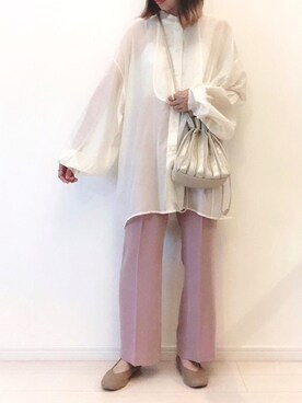「Birthday room（バースデイルーム）の【ファッションインフルエンサーmisato×Birthdayroom】シアーバルーンスリーブビッグシャツ/オーバーシャツ/バルーン袖（シャツ/ブラウス、ホワイト系）」を使った、ゆきさん（レディース・163cm）の春コーディネート