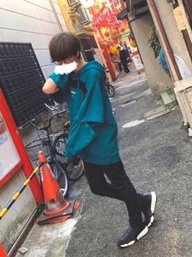 「OFF-WHITE」｜「アイテム（その他シューズ）」を使った、れさん（メンズ・172cm）の秋コーディネート