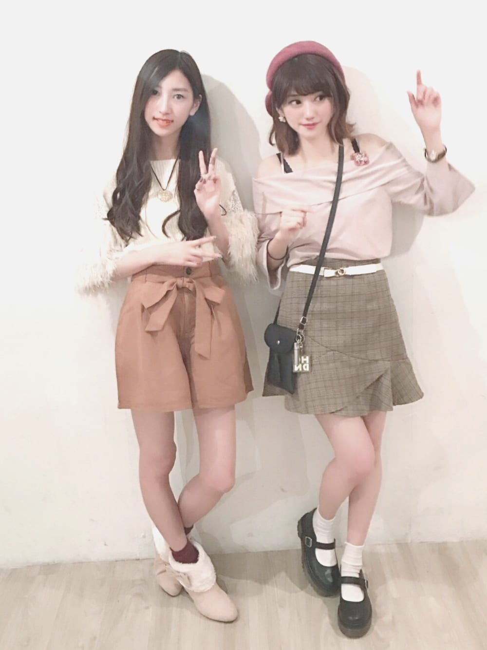 「秋冬コーデ、グレンチェック、ファー、プチプラ、いいね、save、フォローお願いします🤑、ベレー帽、大人ガーリー、チェック、ライブ衣装、原宿」｜「GRLのグレンチェックフリルヘムスカート（スカート、ブラウン系）」を使った、Sherry(ふぁんるー)さん（レディース・160cm）の秋コーディネートの1枚目の写真