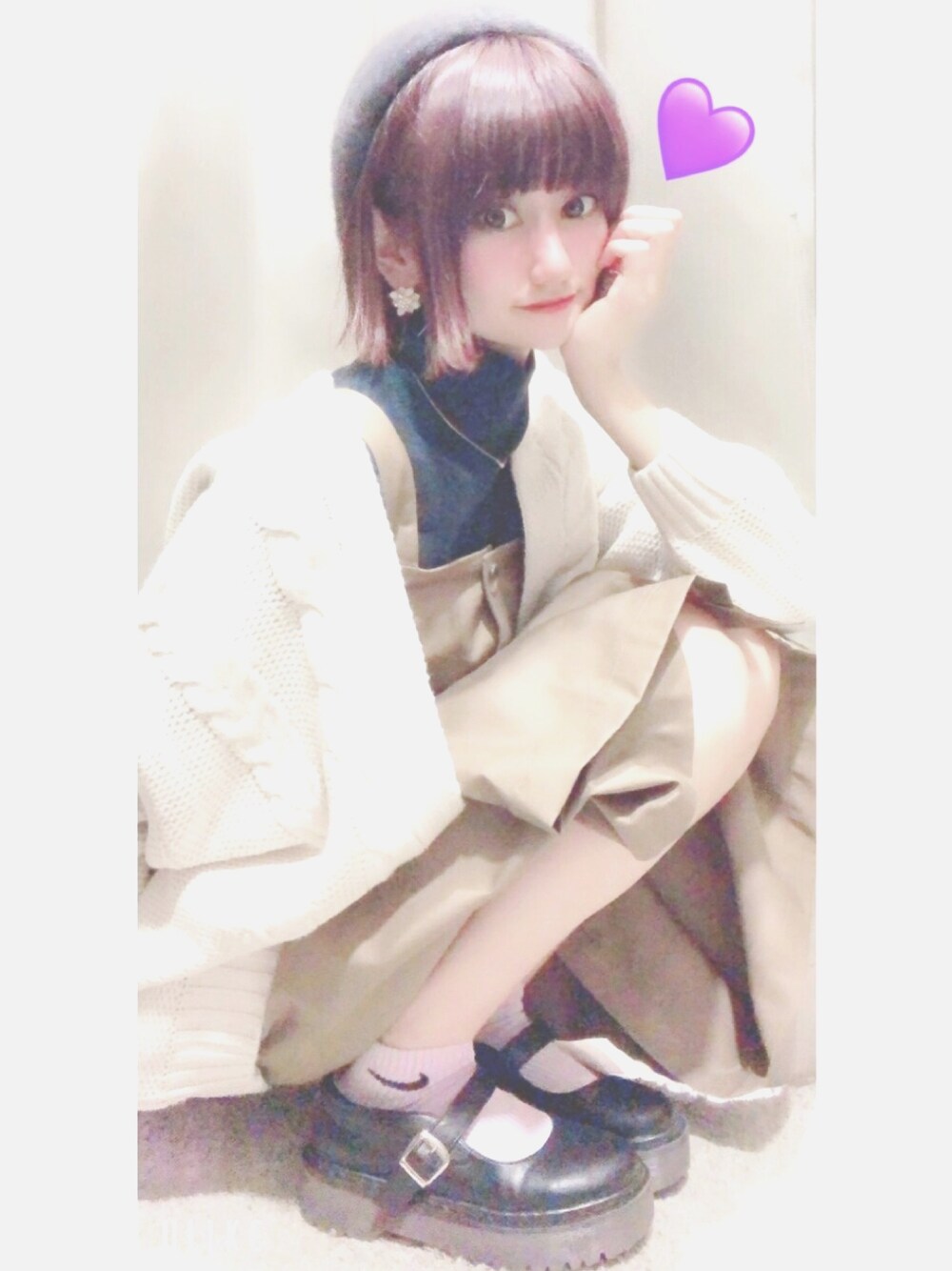 「ナイキ、ナイキソックス、パープル、ケーブルニット、トッパーカーデ、ジャンスカ、おしゃれさんと繋がりたい、ロングスカート、休日スタイル、ショートヘア」｜「Green　Parksの・カラージャンパースカート（ワンピース、イエロー系）」を使った、Sherry(ふぁんるー)さん（レディース・160cm）の冬コーディネートの1枚目の写真