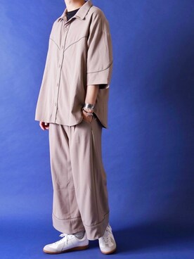 「CASPER JOHN（キャスパージョン）のアイテム（シャツ/ブラウス、ベージュ系）」を使った、みぎたさん（メンズ・178cm）の春コーディネート