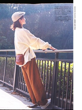 「盐系风格」｜「アイテム（チノパンツ）」を使った、贰玖八さん（レディース・168cm）の秋コーディネート