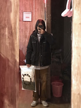 「盐系风格」｜「アイテム（チノパンツ）」を使った、贰玖八さん（レディース・169cm）の冬コーディネート