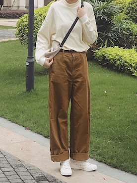 「盐系风格」｜「アイテム（チノパンツ）」を使った、贰玖八さん（レディース・169cm）の春コーディネート