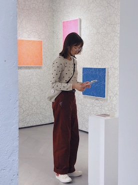 「盐系风格」｜「アイテム（チノパンツ）」を使った、贰玖八さん（レディース・169cm）の春コーディネート