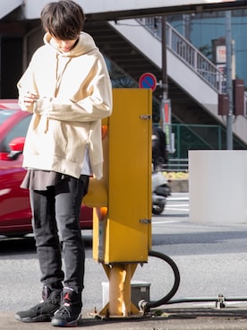 「CASPER JOHN AIVER（キャスパージョンアイバー）のアイテム（パンツ）」を使った、AIVERさん（メンズ・171cm）の冬コーディネート
