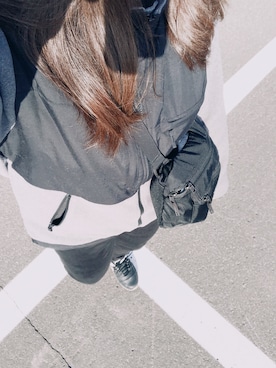 「カメラ女子」｜「アイテム（スニーカー）」を使った、seri_chanさん（レディース・158cm）の秋コーディネート