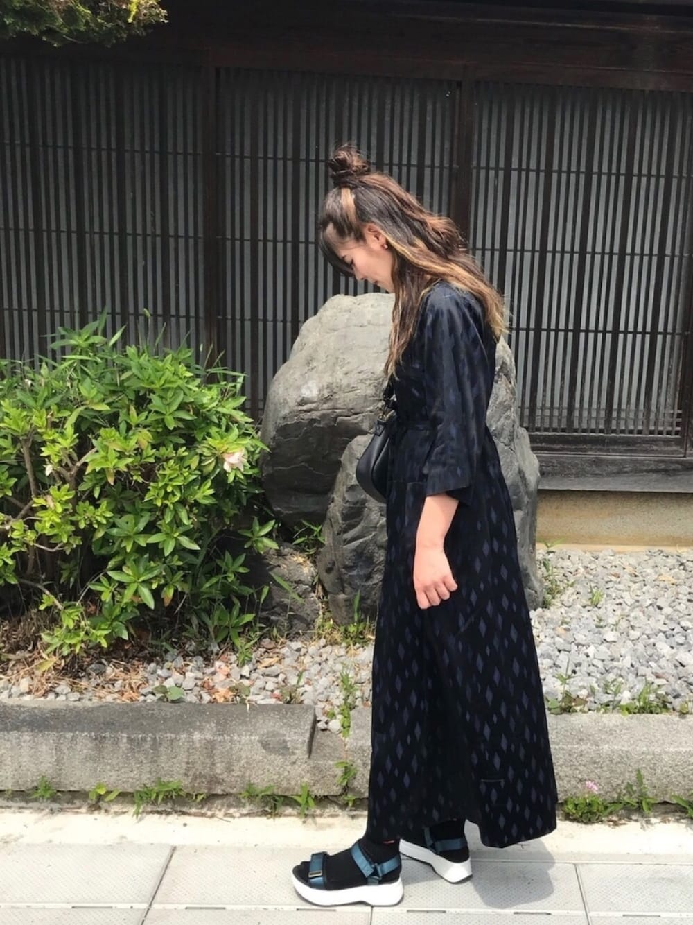 「春コーデ、ワンピース、和風コーデ、和服MIX、着物、着物リメイク、雨コート、オトナカジュアル、screp、GU」｜「SCREPのアイテム（バッグ、ブラック系）」を使った、Noriさん（レディース・164cm）の春コーディネートの1枚目の写真