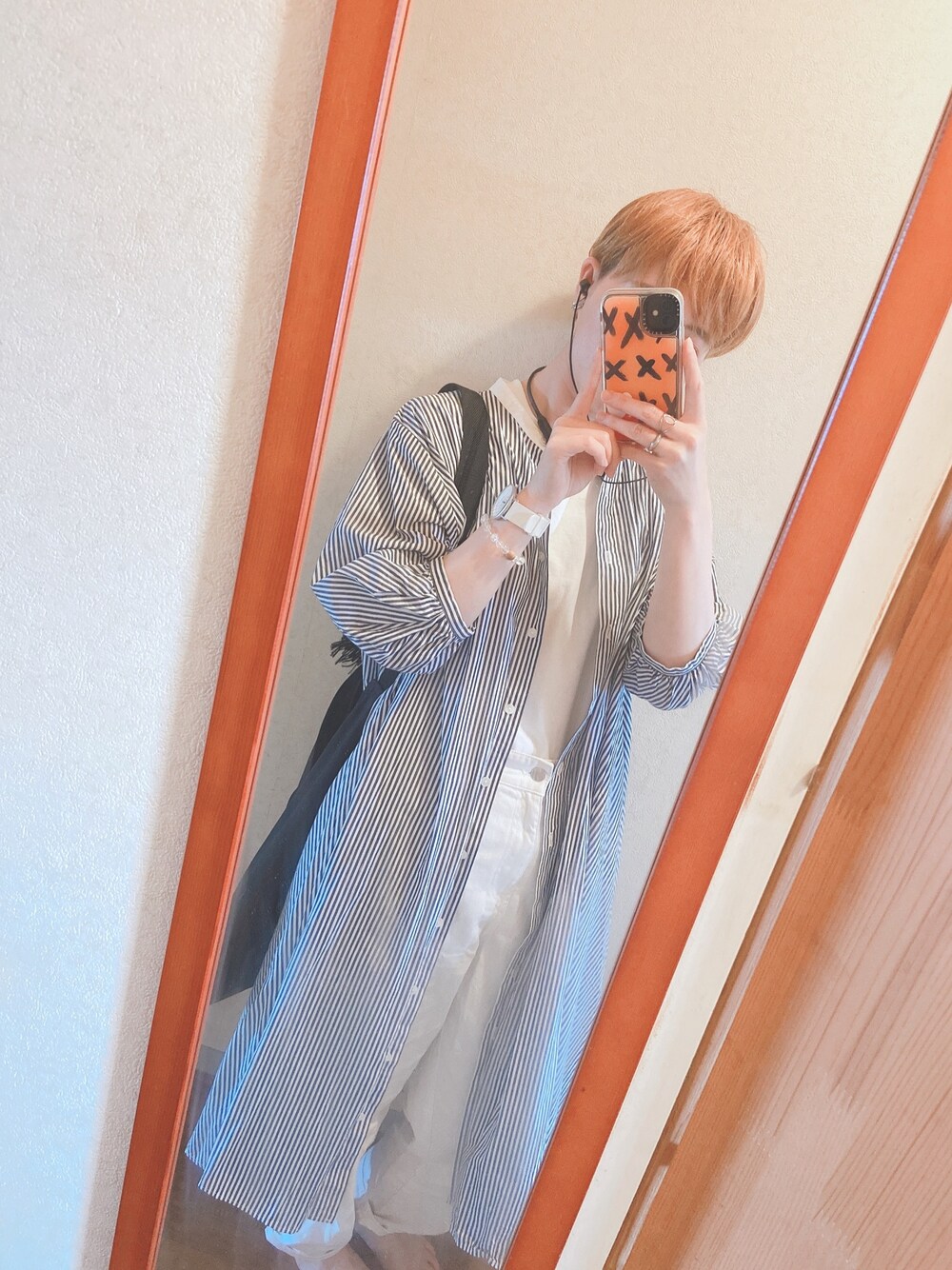 「カジュアル、夏、シャツスタイル、シャツワンピ」｜「mizuiroindのストライプスタンドカラーフレアワンピース（ワンピース、ブルー系）」を使った、ゆみねむさん（レディース・160cm）の夏コーディネートの1枚目の写真