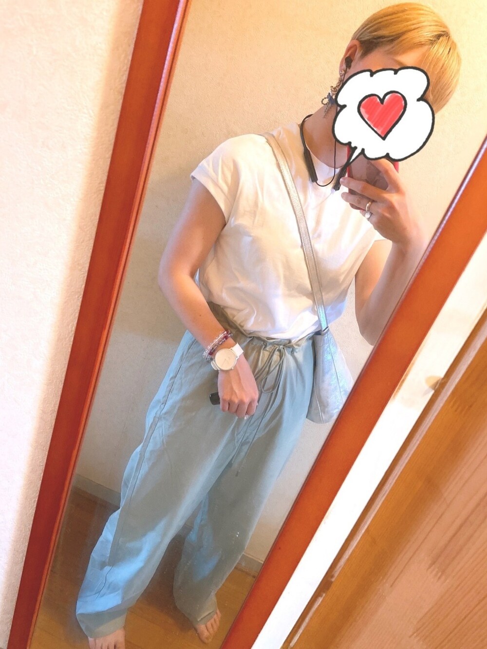 「ラクチンコーデ、カジュアル、シンプル、ピスタチオ」｜「無印良品のアイテム（Tシャツ/カットソー、ホワイト系）」を使った、ゆみねむさん（レディース・160cm）の秋コーディネートの1枚目の写真