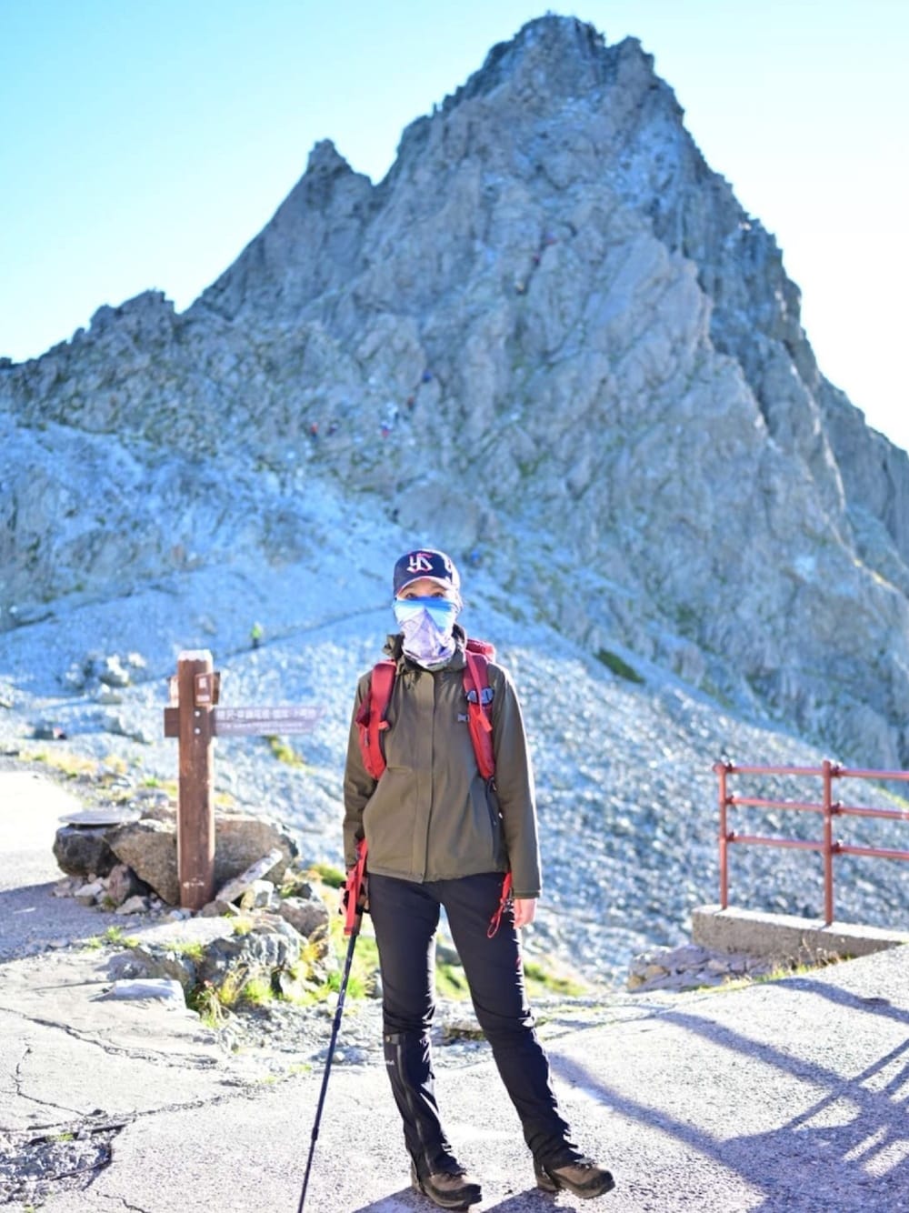 「登山、槍ヶ岳、百名山」｜「東京ヤクルトスワローズのアイテム（キャップ、ブルー系）」を使った、Michi  Murakamiさん（レディース・170cm）の夏コーディネートの1枚目の写真