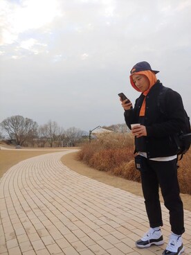 「NIKE（ナイキ）のアイテム（スタジャン）」を使った、STeeevyyさん（メンズ・175cm）の春コーディネート