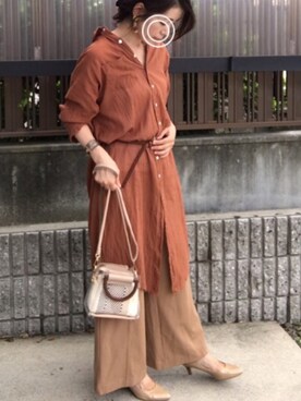 「秋のブラウンスタイル」｜「アイテム（シャツワンピース）」を使った、hitoponさん（レディース・160cm）の秋コーディネート