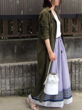 「シャツワンピを羽織る」｜「アイテム（シャツワンピース）」を使った、hitoponさん（レディース・160cm）の春コーディネート