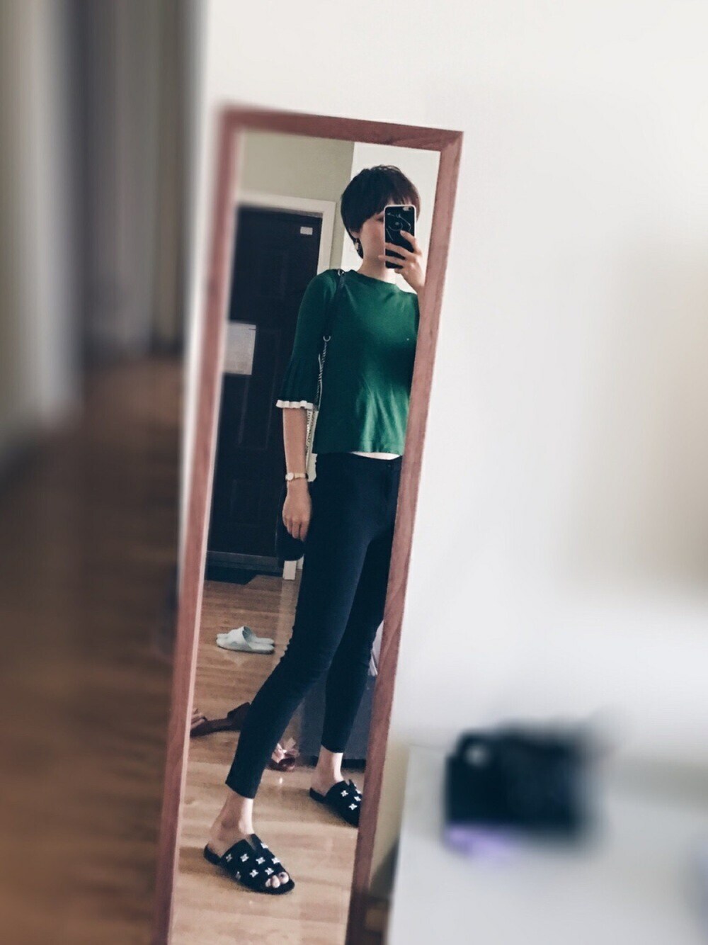 「outfit」｜「COSのアイテム（トップス、グリーン系）」を使った、Ceciさん（レディース・173cm）の夏コーディネートの1枚目の写真