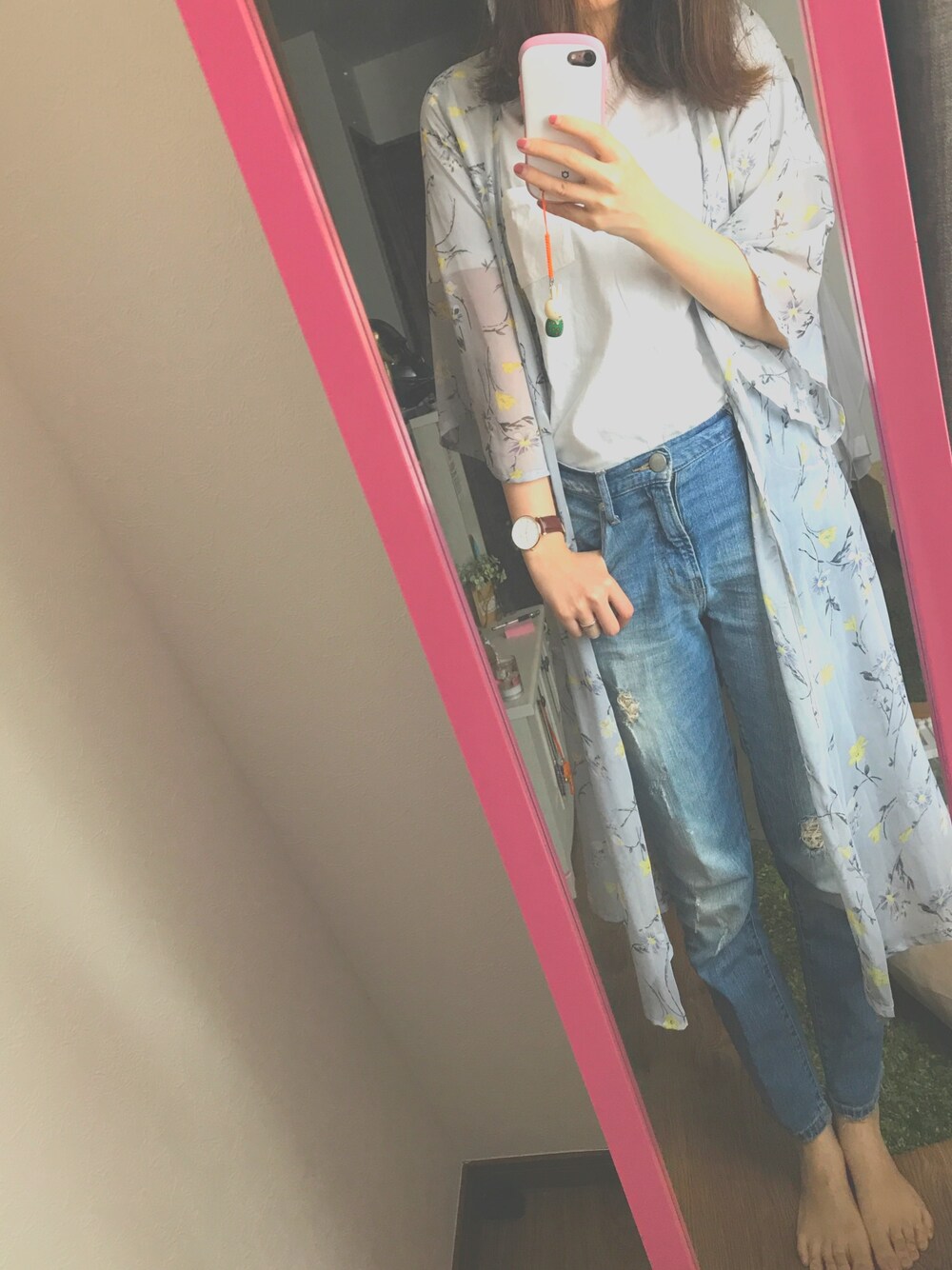 「花柄、花柄ワンピース、大人カジュアル、ラクチンコーデ、ワンピース、ootd、coordinate、夏、夏コーデ」｜「Daniel Wellingtonのアイテム（アナログ腕時計、ブラウン系）」を使った、coco.  さん（レディース・162cm）の夏コーディネートの1枚目の写真