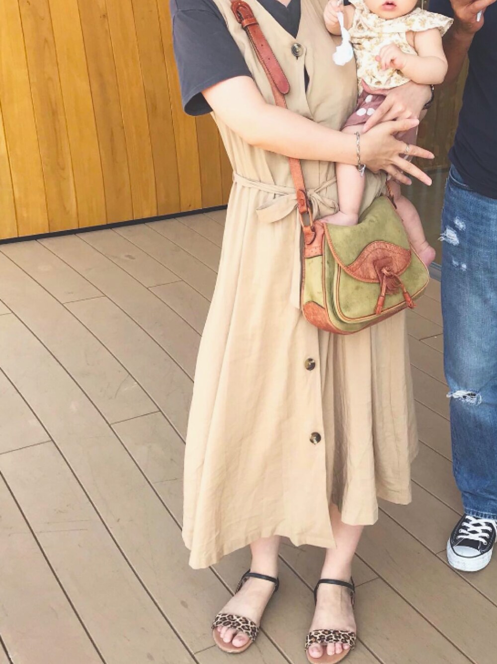 「GU、LOWRYS FARM、Green Parks、ootd、outfit、fashion、Dayoff、カジュアルコーデ、ワンピース、サンダル」｜「GUのアイテム（ワンピース、ベージュ系）」を使った、coco.  さん（レディース・162cm）の夏コーディネートの1枚目の写真