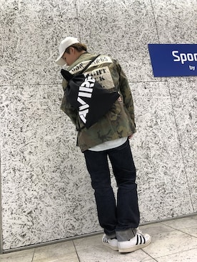 「AVIREX（アヴィレックス）のアイテム（バッグ）」を使った、HONDAさん（メンズ・171cm）の春コーディネート