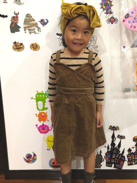 「アイテム（ジャンパースカート、ブラウン系）」を使った、☺︎tiiina☺︎さん（キッズ・110cm）の秋コーディネート
