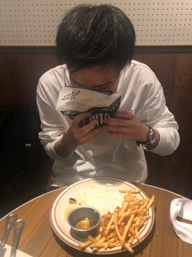 「UNIQLO（ユニクロ）のWOMEN ウルトラストレッチジーンズ（デニムパンツ）」を使った、𓆉𝑅𝑌𝑈𝐻𝑂𓆉さん（メンズ・180cm）の秋コーディネート